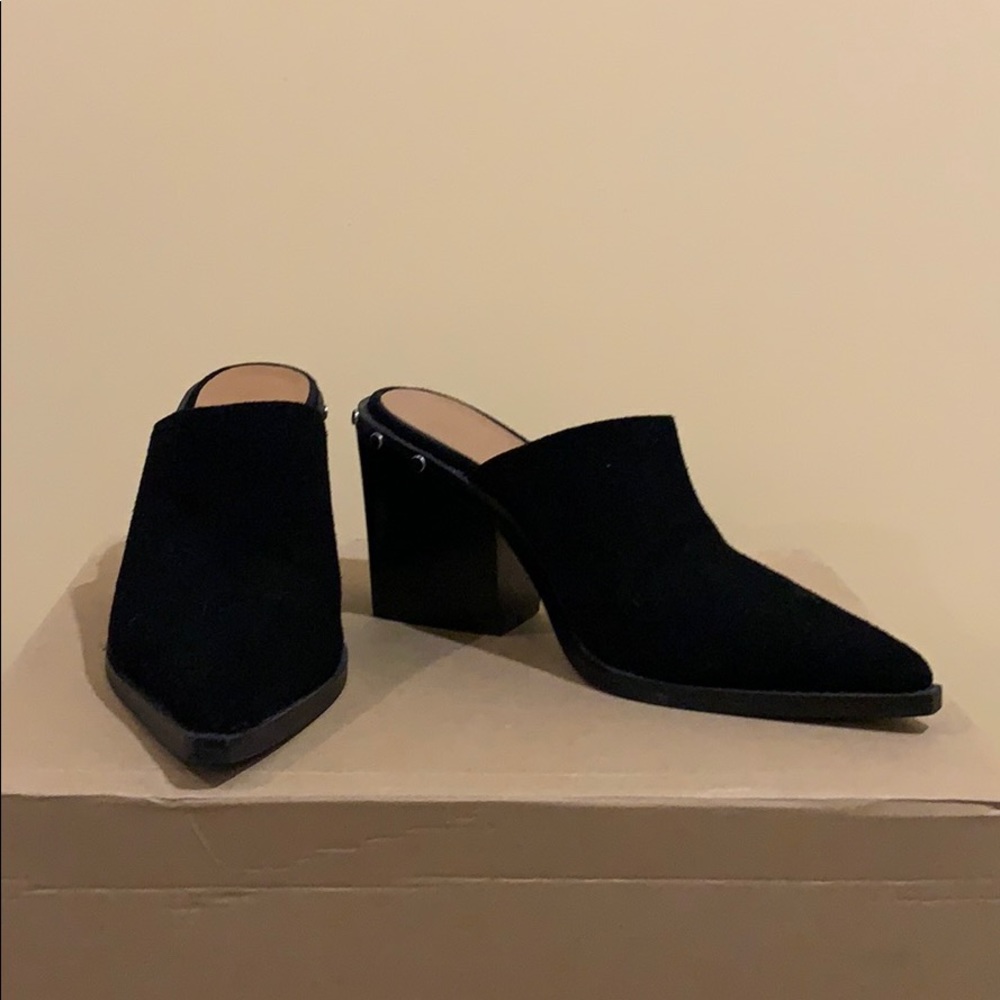 Shoe